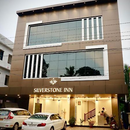 Silverstone Inn Nedumbassery Exterior photo