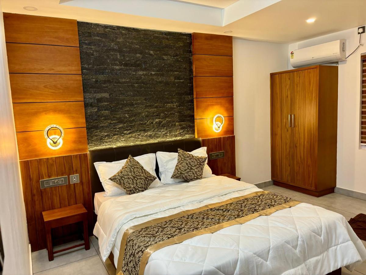 Silverstone Inn Nedumbassery Exterior photo